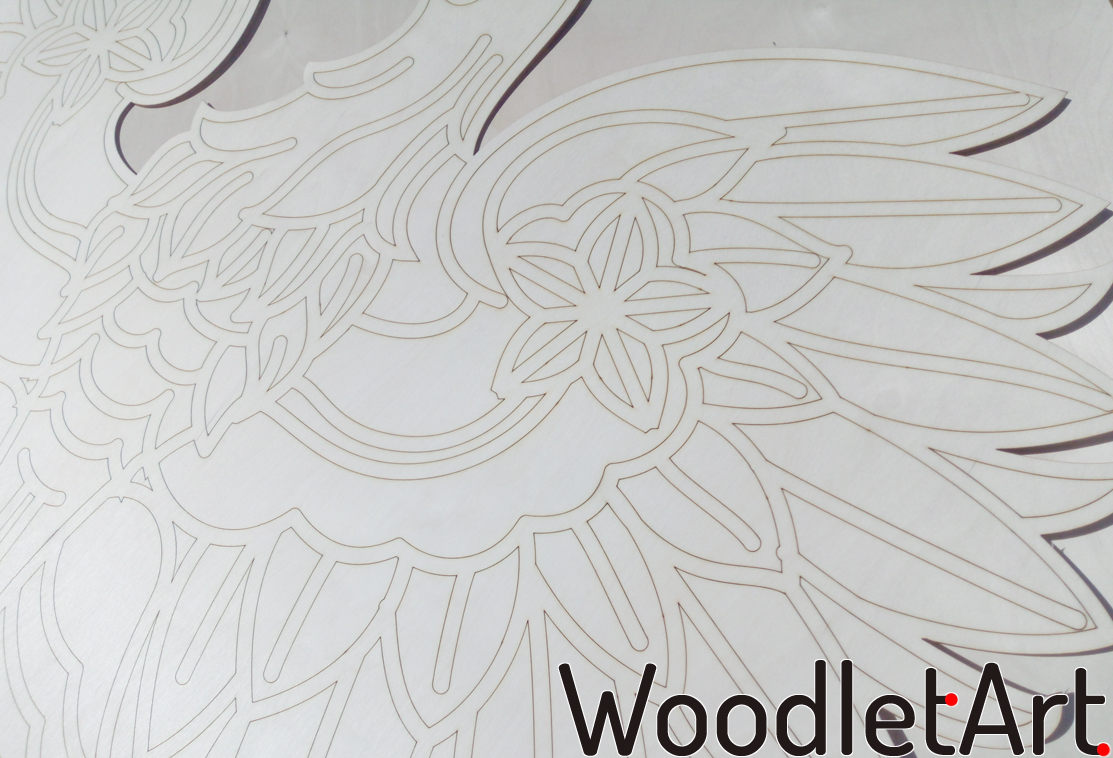 Linie dekoracyjne wypalane laserowo. Produkcja wycinanek i ozdób na ścianę